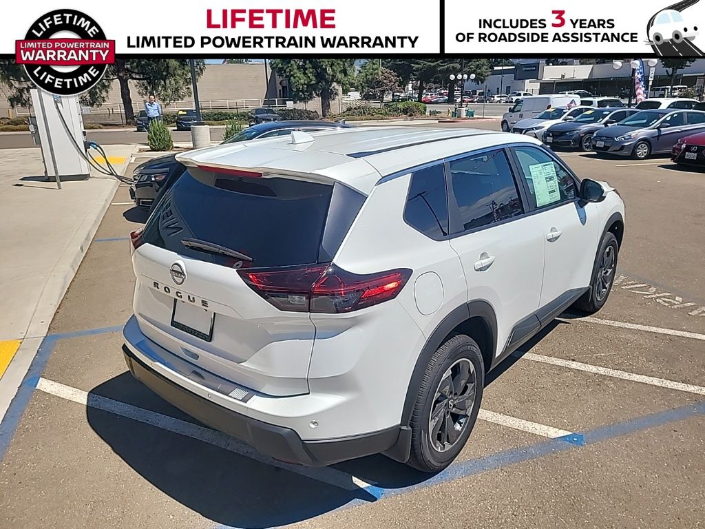 2025 Nissan Rogue SV - Photo 7