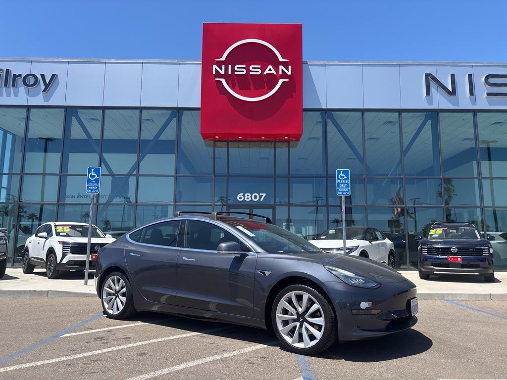 2019 Tesla Model 3 Standard Range Plus's photo