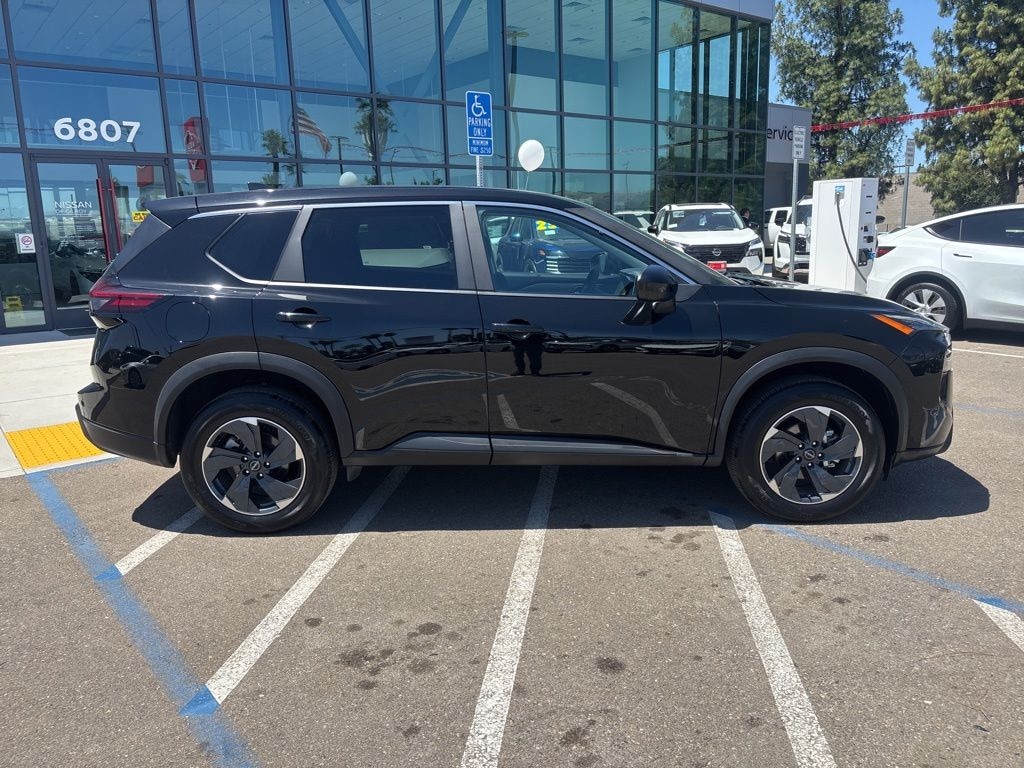 Used 2024 Nissan Rogue SV SUV