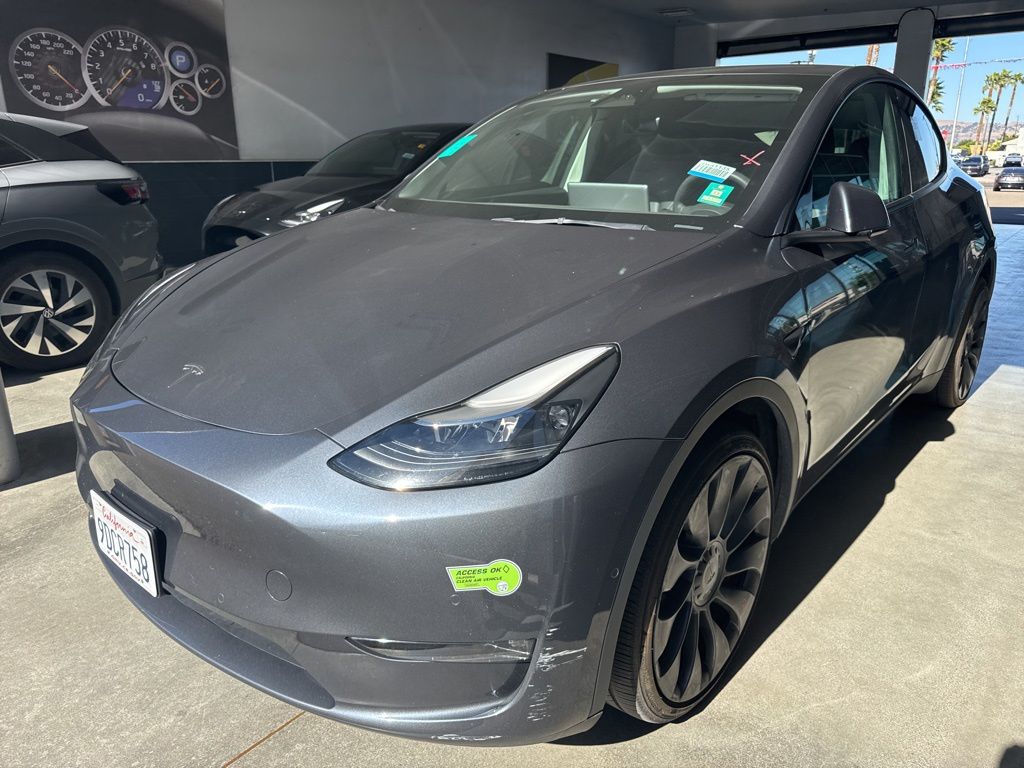2022 Tesla Model Y's photo
