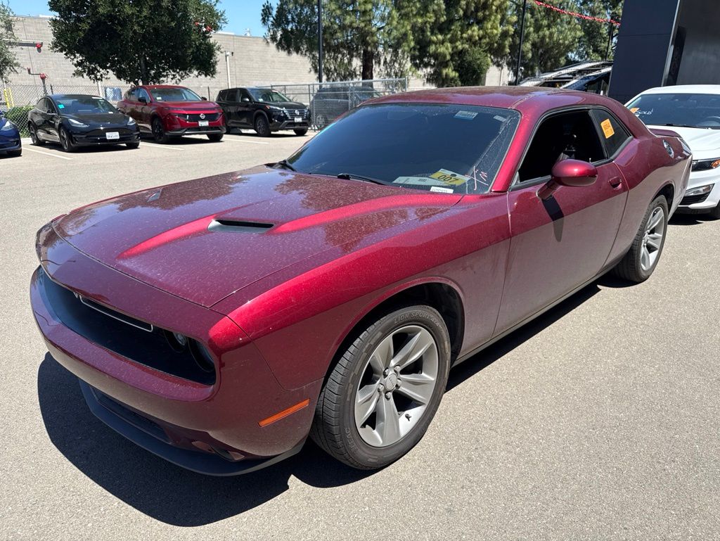 2019 Dodge Challenger SXT Auto's photo