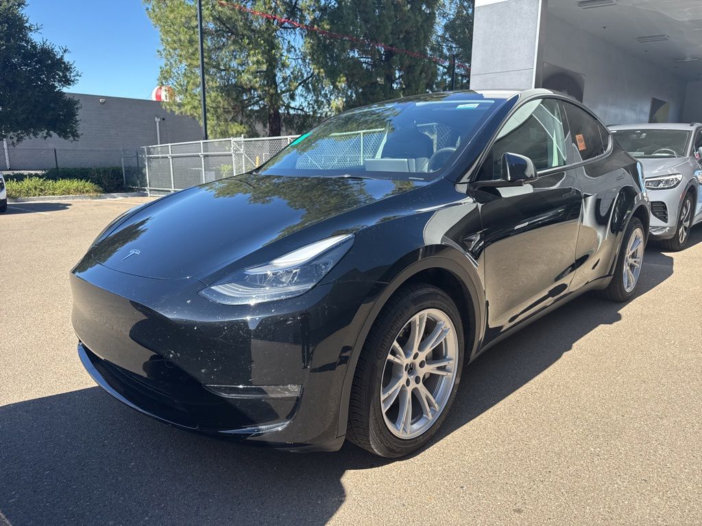 2024 Tesla Model Y's photo