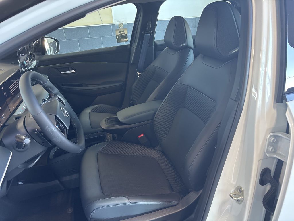 2026 Nissan LEAF Platinum+ - Photo 17