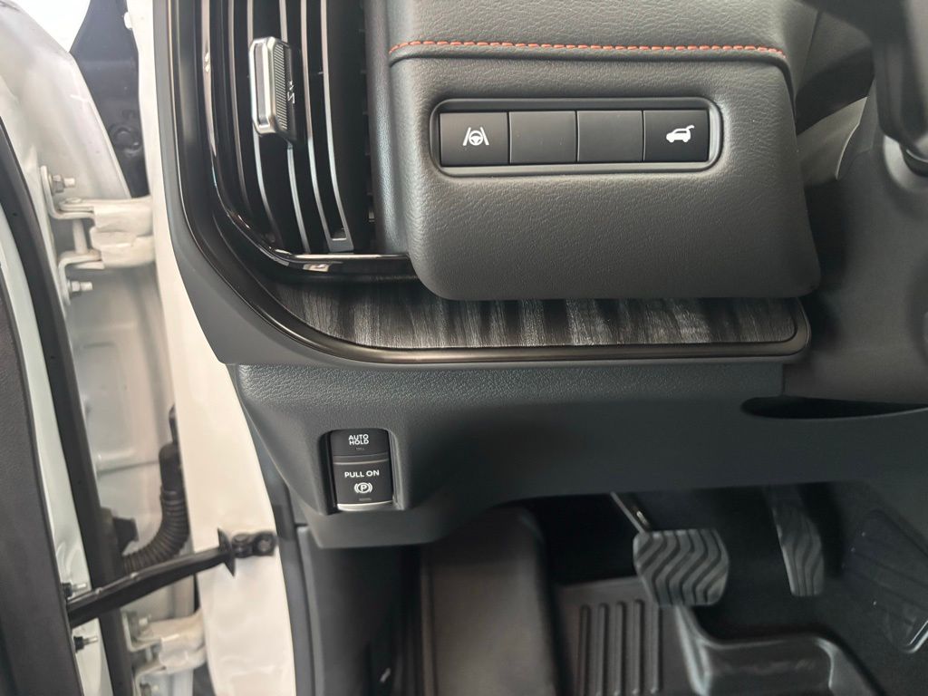 2026 Nissan Armada PRO-4X - Photo 20