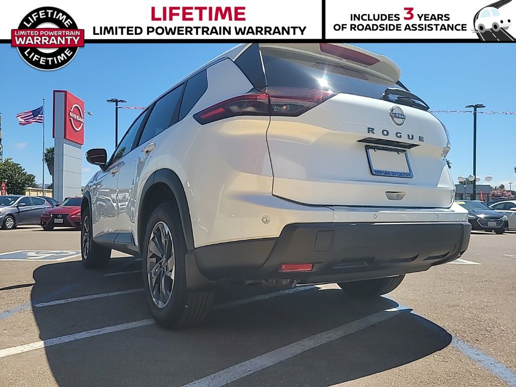 2025 Nissan Rogue SV - Photo 10