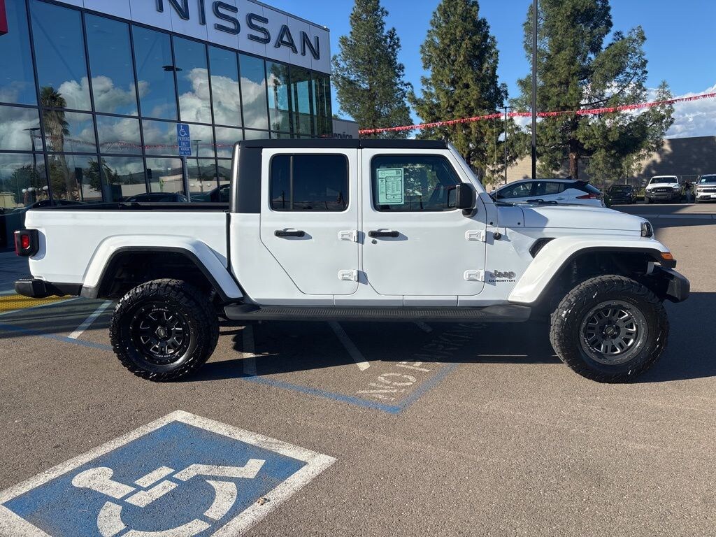 Used 2021 Jeep Gladiator Overland Truck