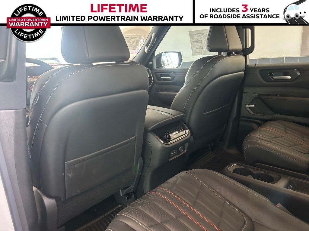2026 Nissan Armada PRO-4X - Photo 35