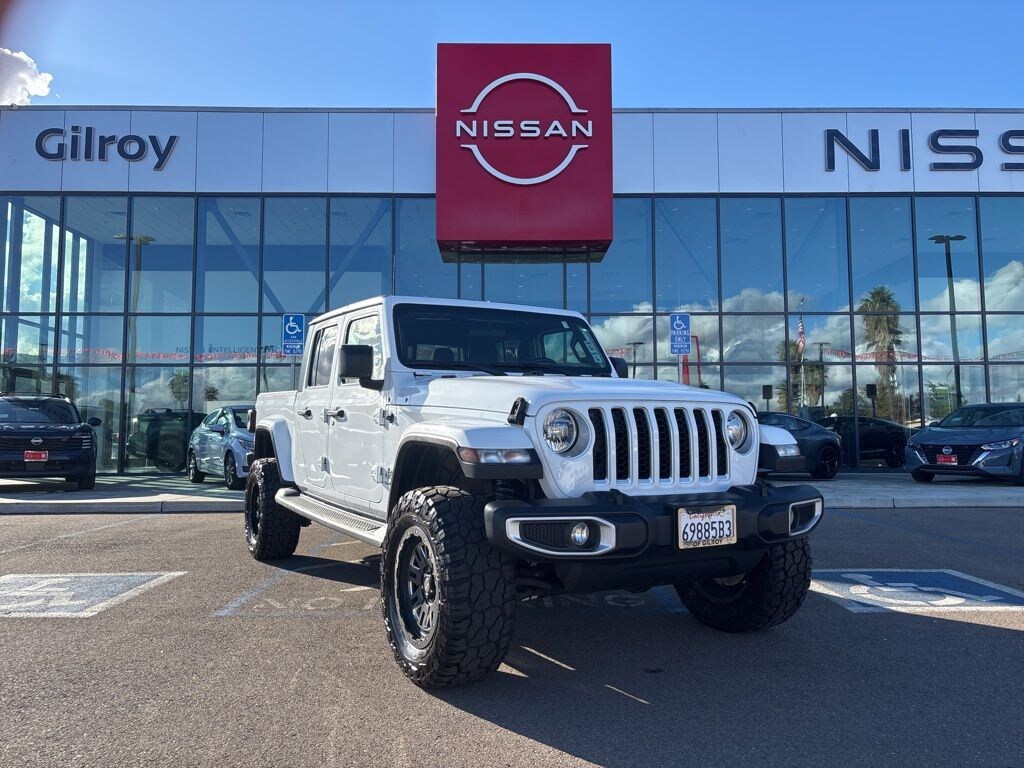 Used 2021 Jeep Gladiator Overland Truck