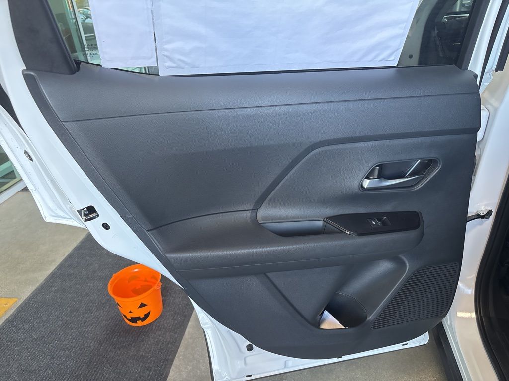 2026 Nissan KICKS SR - Photo 30