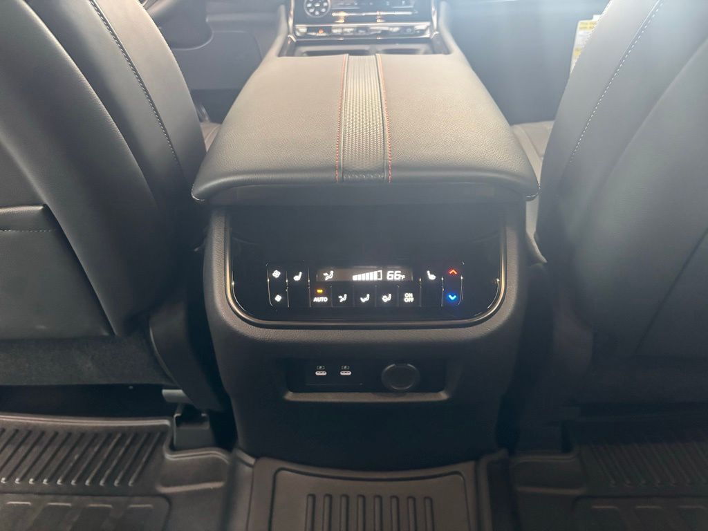 2026 Nissan Armada PRO-4X - Photo 37