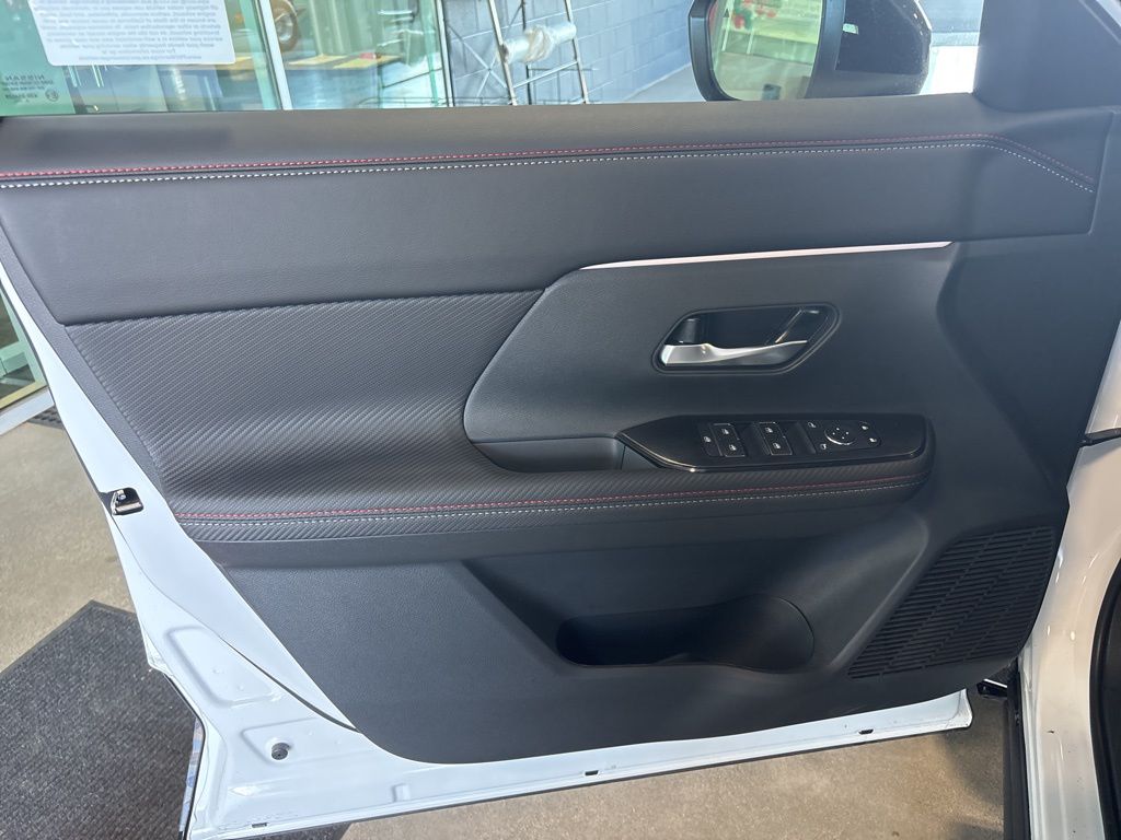 2026 Nissan KICKS SR - Photo 14
