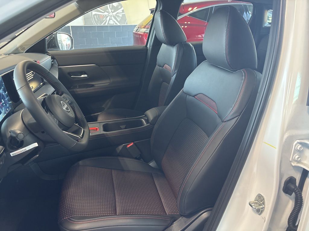 2026 Nissan KICKS SR - Photo 13