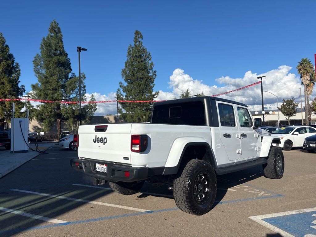 Used 2021 Jeep Gladiator Overland Truck