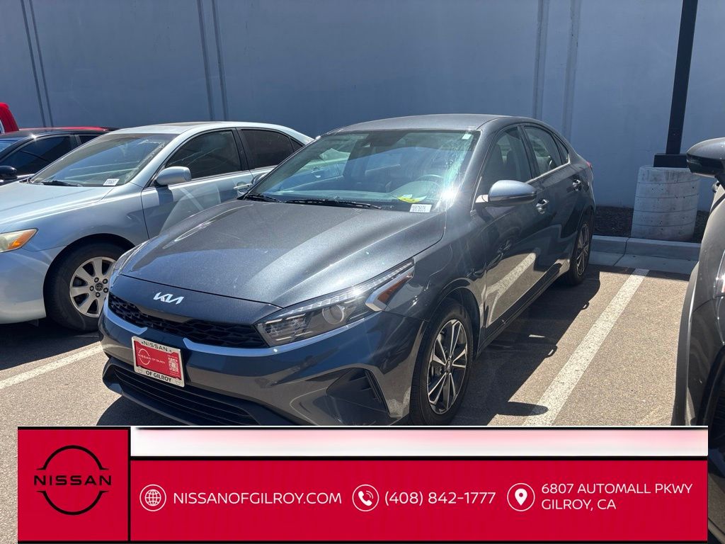 2023 Kia Forte LXS AT's photo
