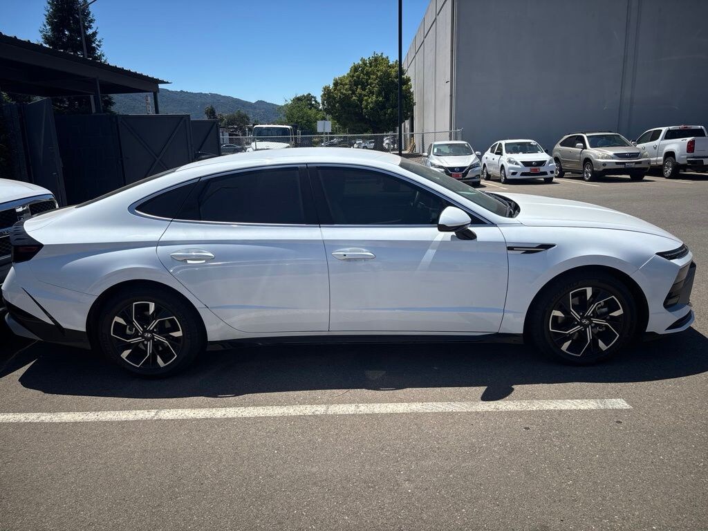 Used 2024 Hyundai Sonata SEL Sedan