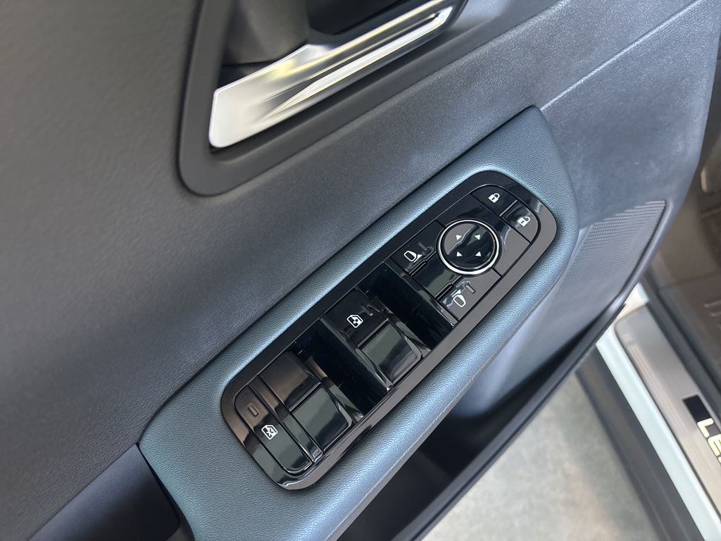 2026 Nissan LEAF SV+ - Photo 18