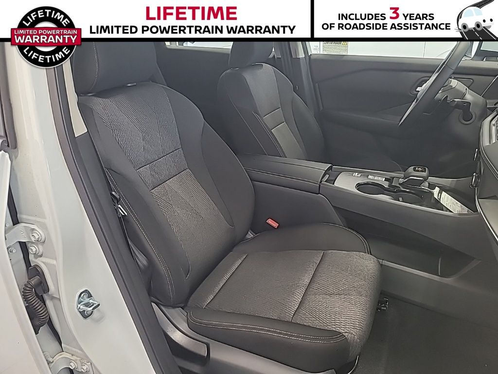 2025 Nissan Rogue SV - Photo 22