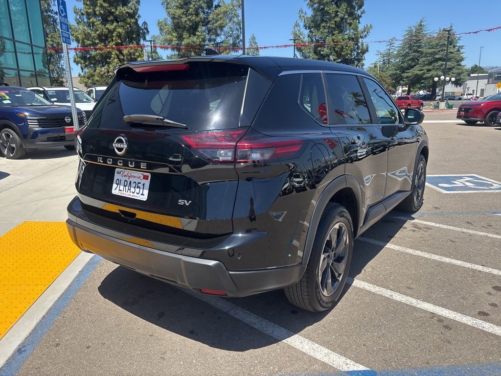 Used 2024 Nissan Rogue SV SUV