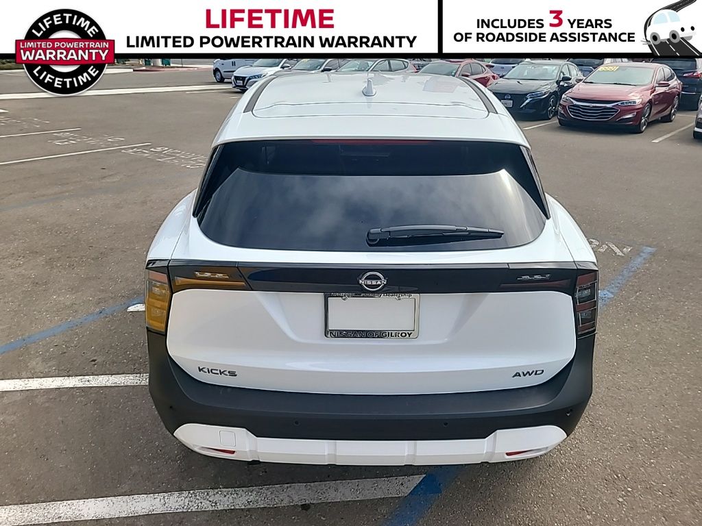 2025 Nissan Kicks SV AWD - Photo 9