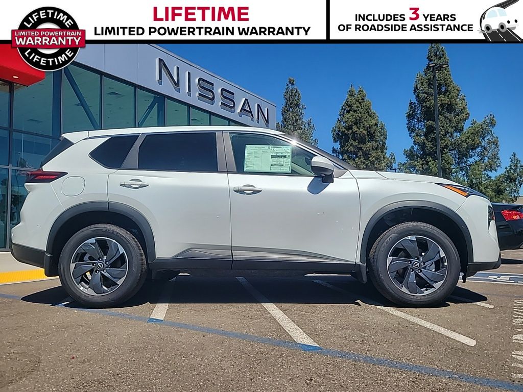 2025 Nissan Rogue SV - Photo 3