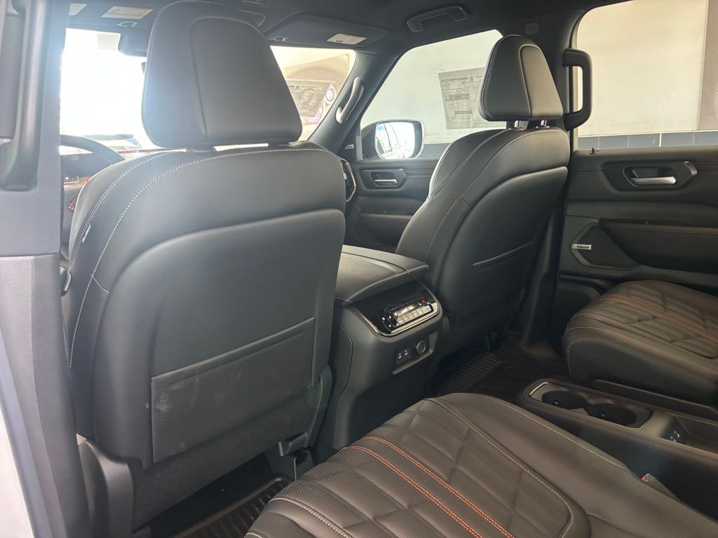 2026 Nissan Armada PRO-4X - Photo 35