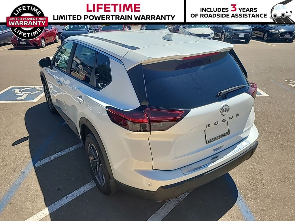 2025 Nissan Rogue SV - Photo 11