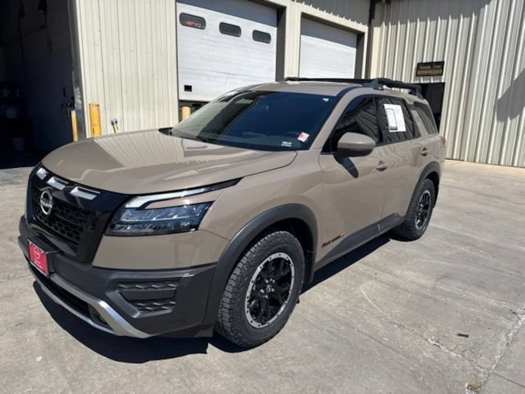 Used 2024 Nissan Pathfinder Rock Creek Rock Creek 4WD