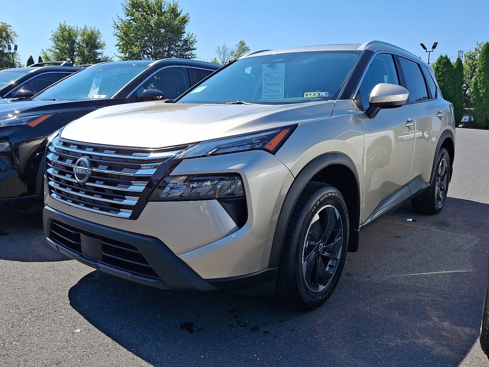 2026 Nissan Rogue SV photo 2