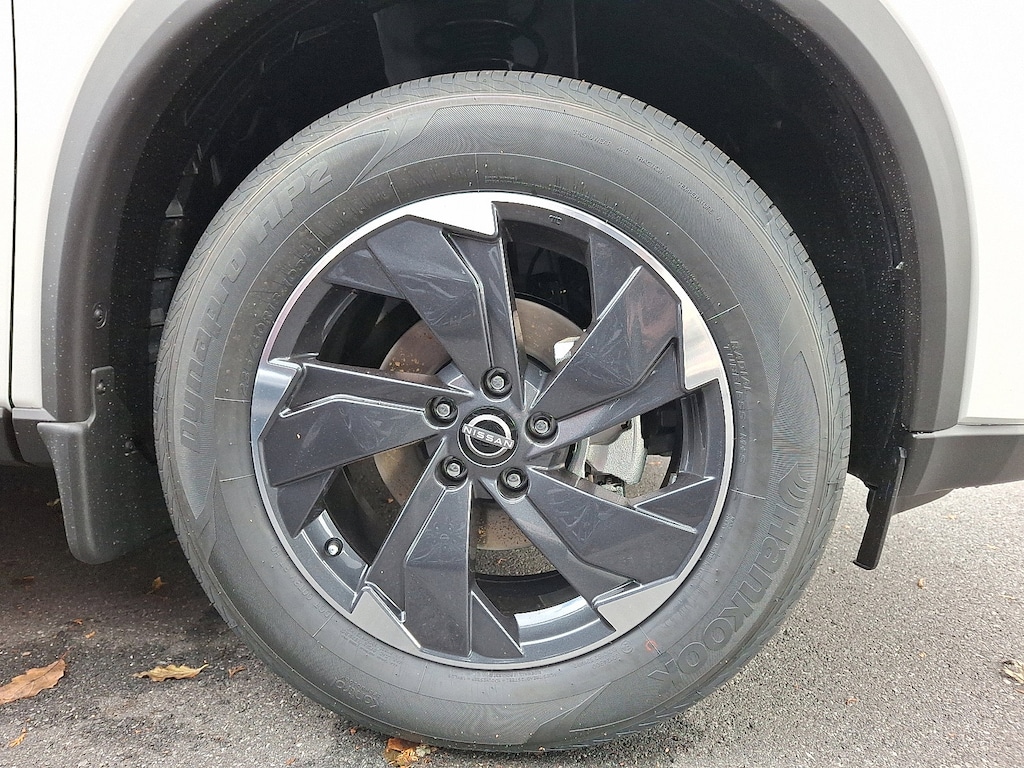 New 2026 Nissan Rogue SV SUV