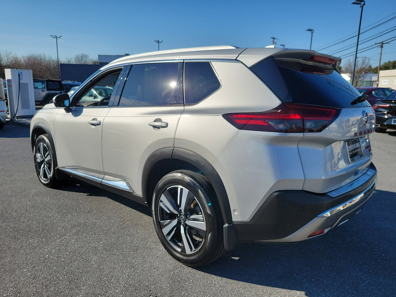 Certified 2021 Nissan Rogue Platinum with VIN JN8AT3DD2MW303458 for sale in East Petersburg, PA