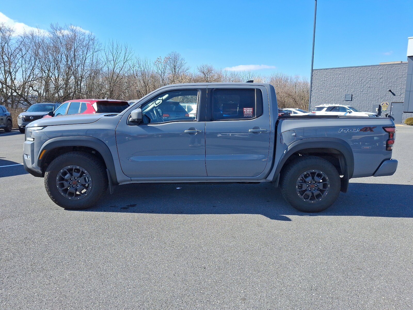2022 Nissan Frontier PRO-4X photo 4