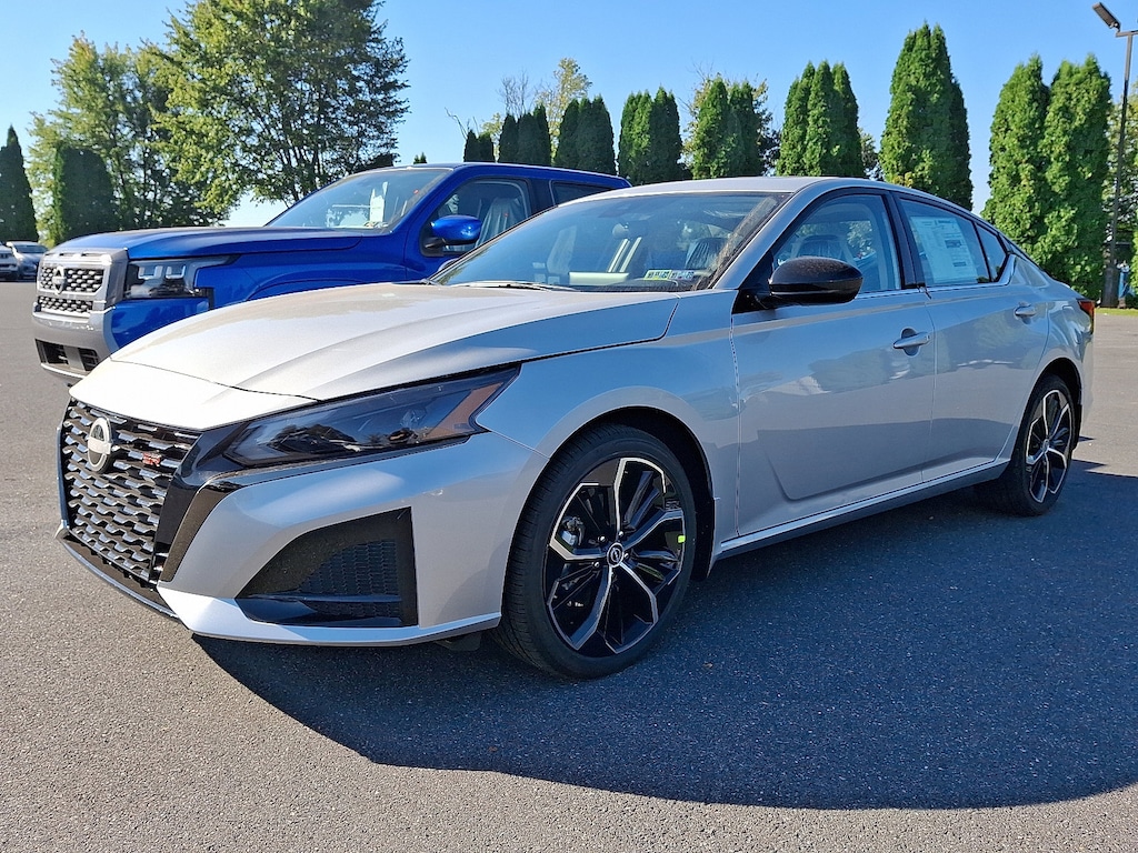 New 2025 Nissan Altima SR Sedan