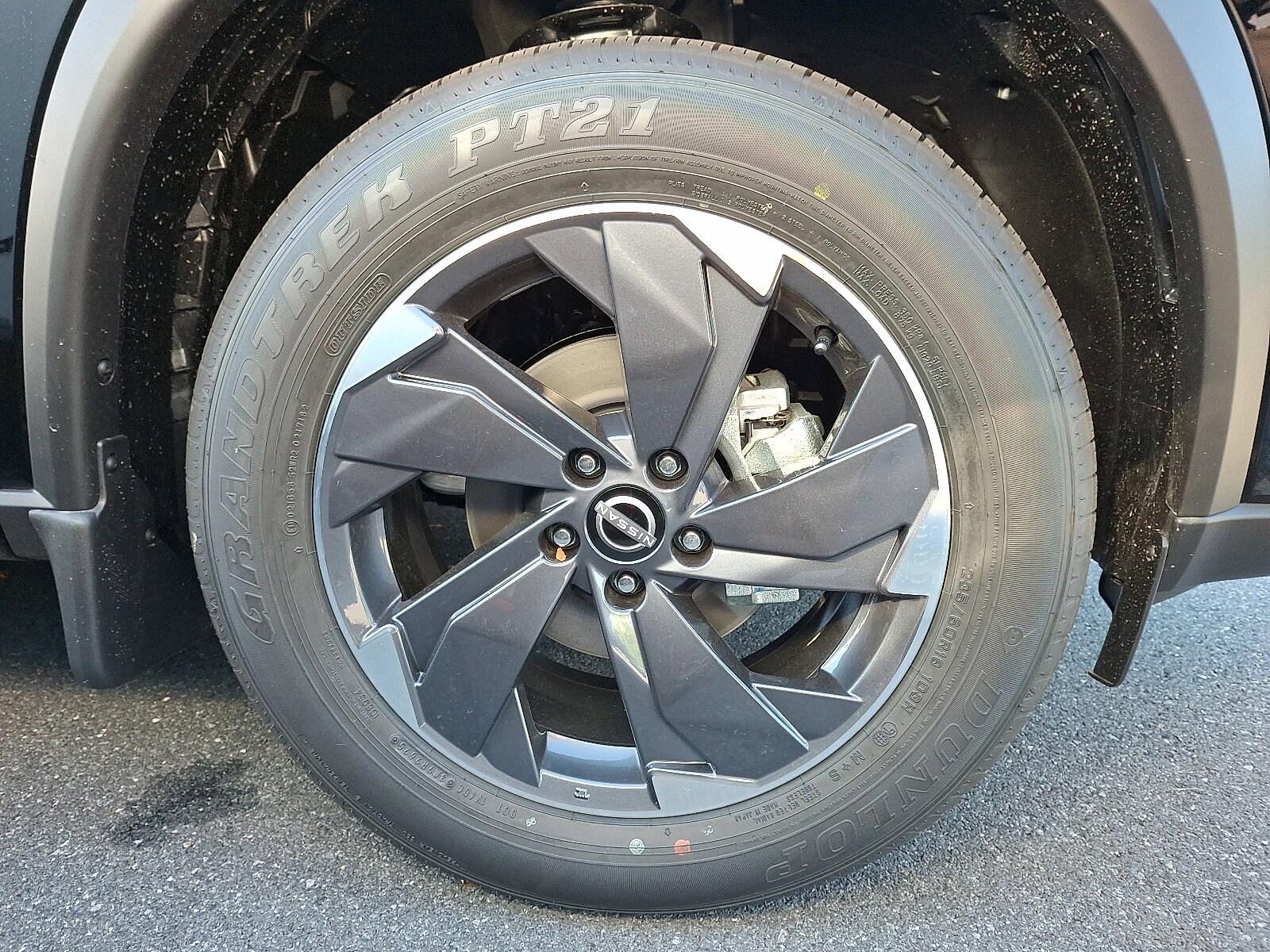 2026 Nissan Rogue SV photo 3