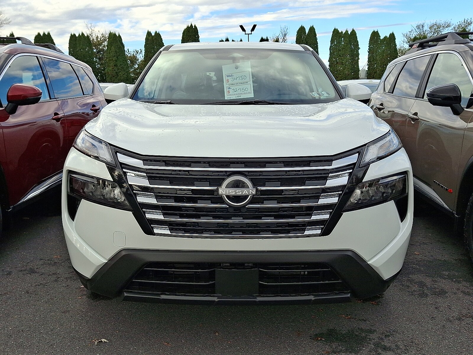 2026 Nissan Rogue SV photo 2