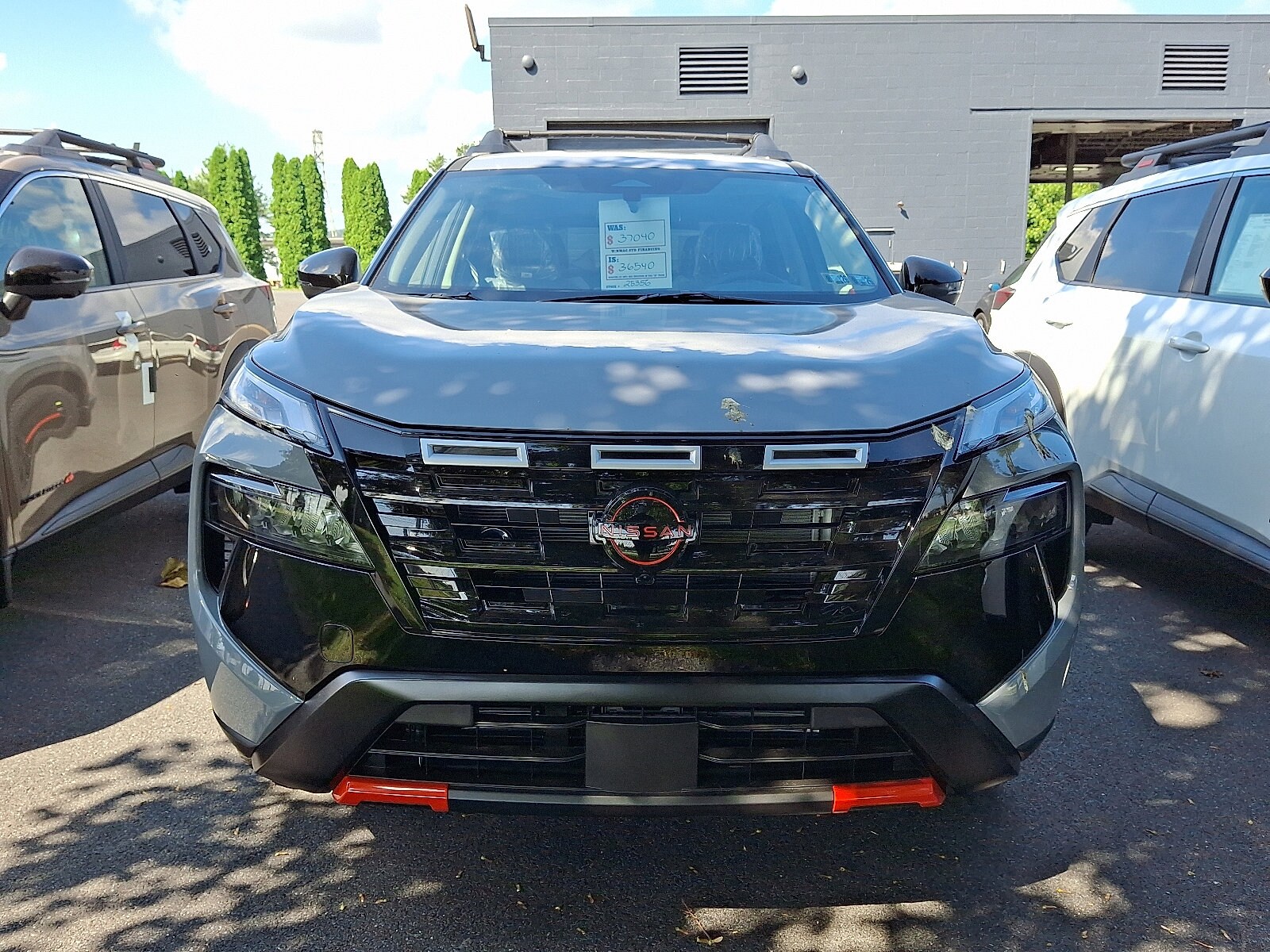 2026 Nissan Rogue SV photo 2