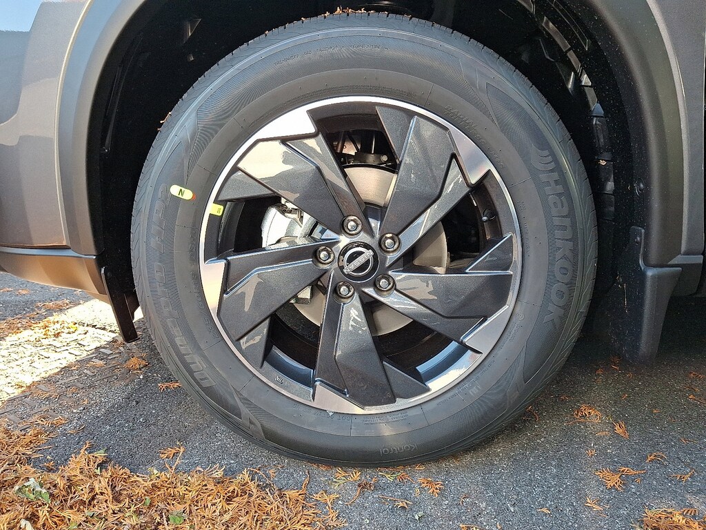 New 2026 Nissan Rogue SV SUV