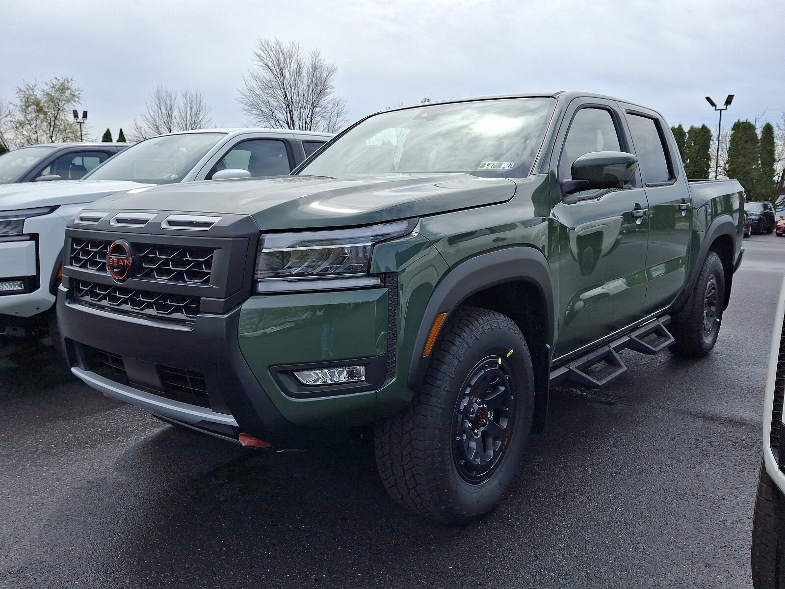 2025 Nissan Frontier PRO-4X photo 3