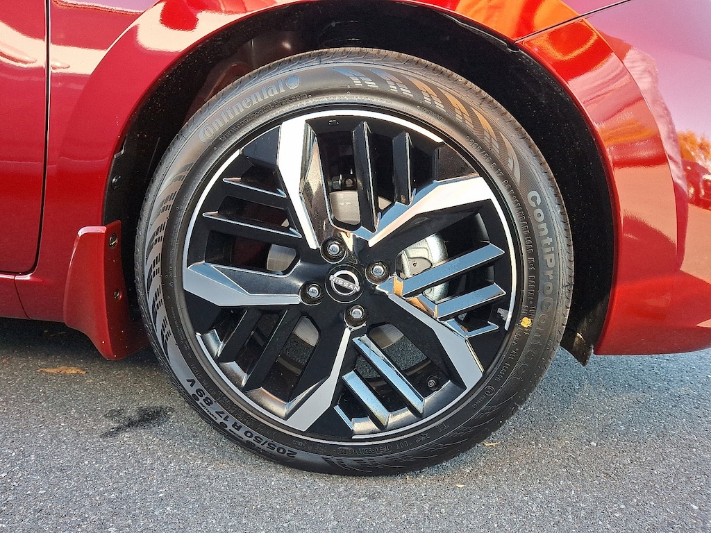 New 2025 Nissan Versa 1.6 SR Sedan