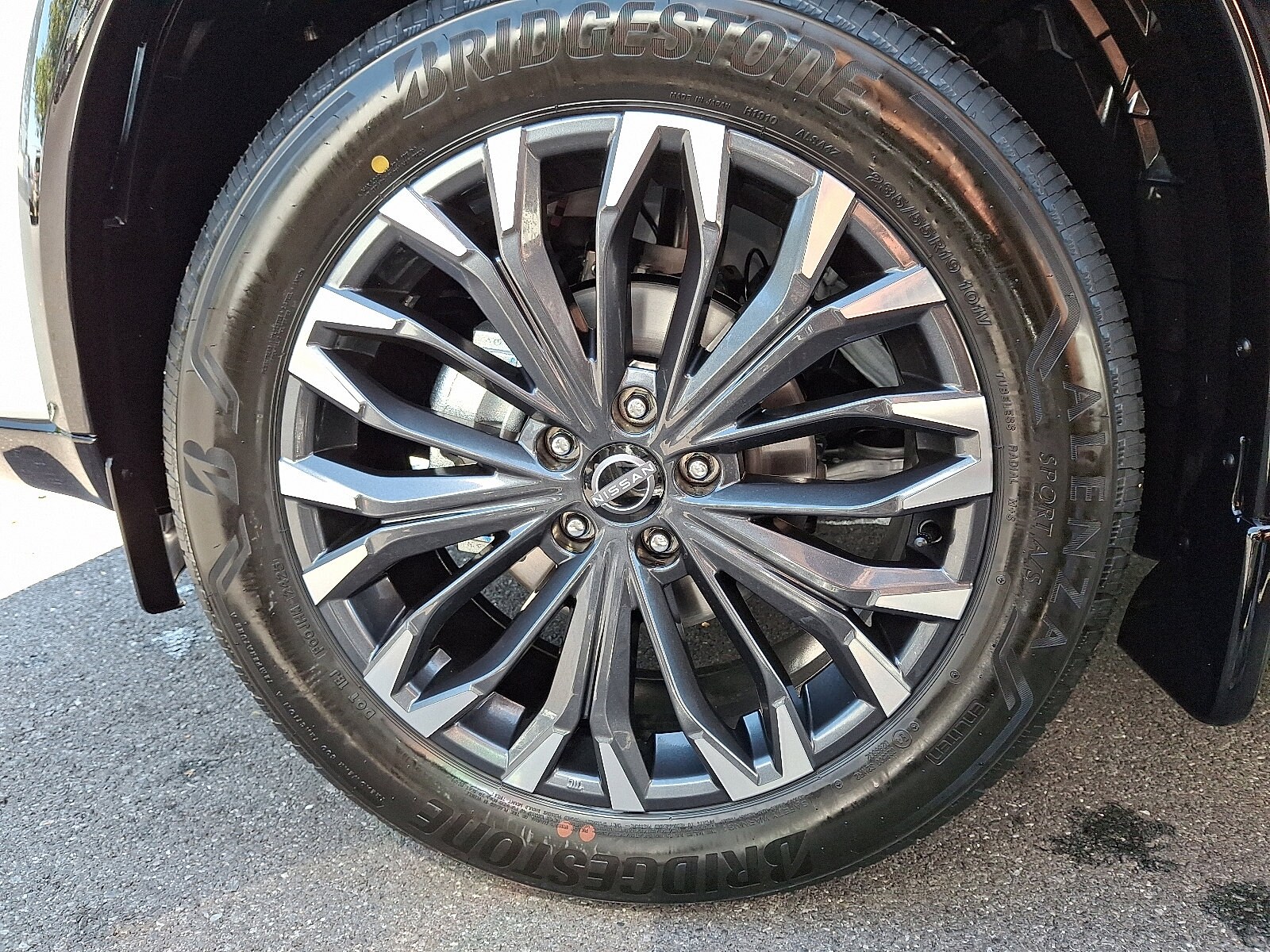 2026 Nissan Rogue Platinum photo 3