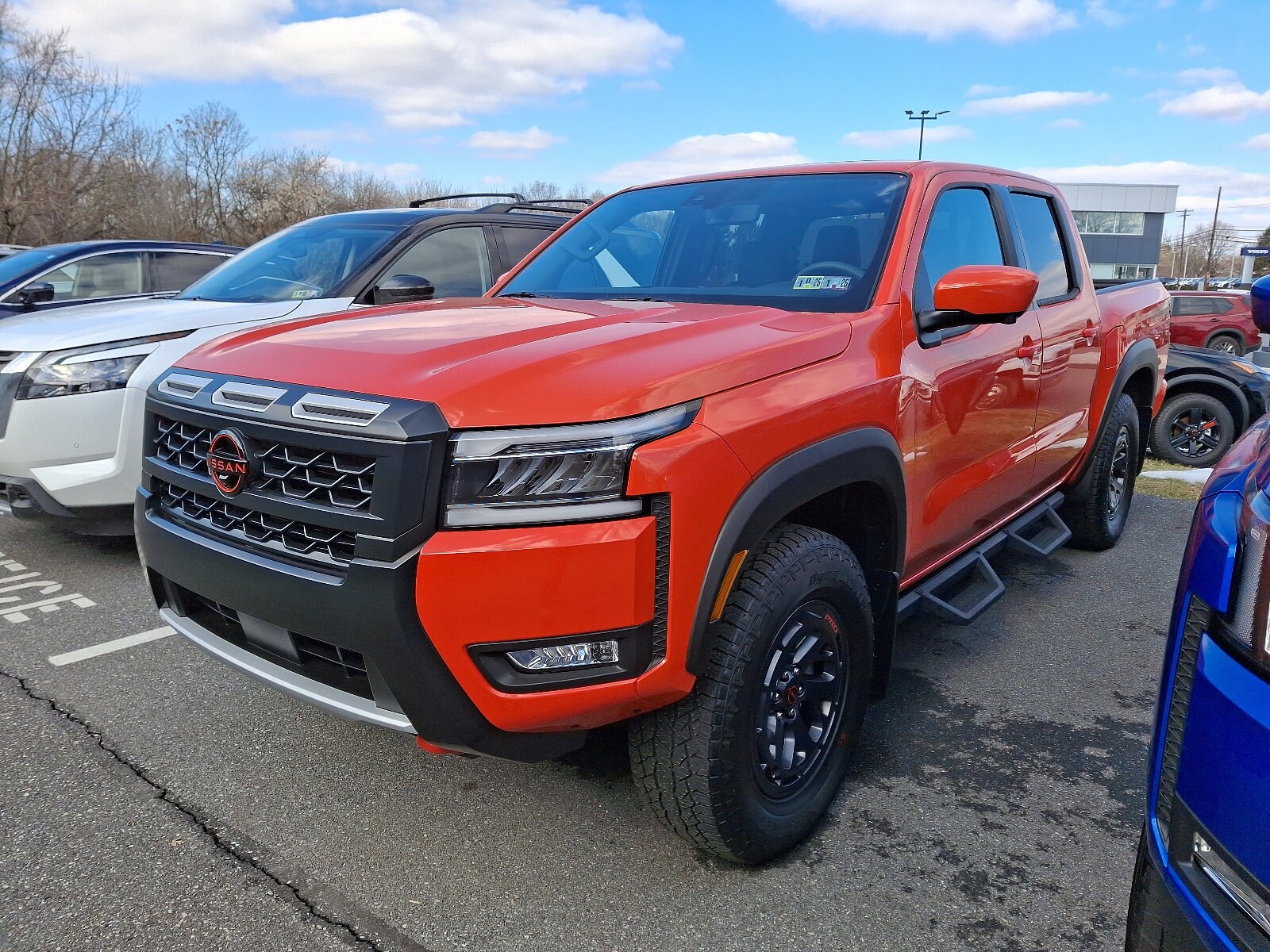 2025 Nissan Frontier PRO-4X photo 2