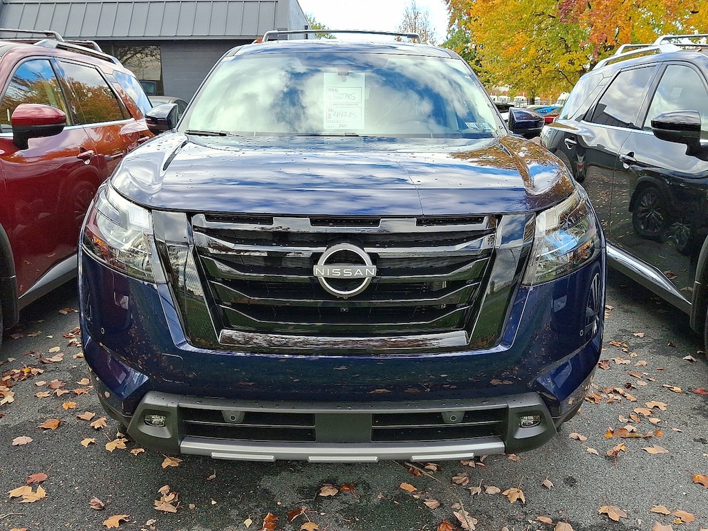 New 2025 Nissan Pathfinder SL SUV