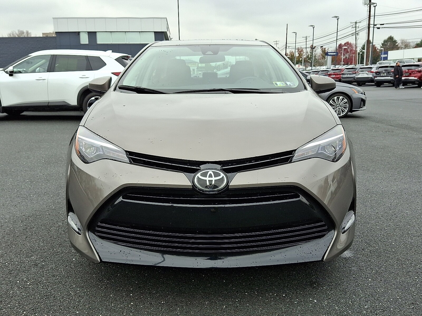 2017 Toyota Corolla LE photo 2