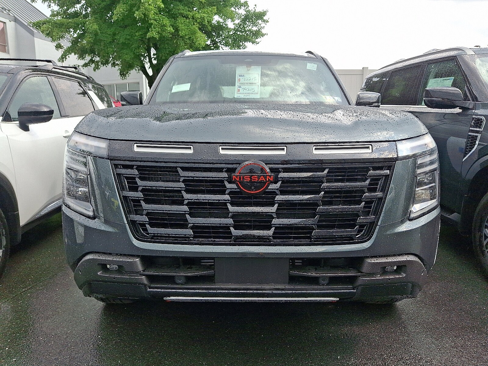 2025 Nissan Armada photo 2