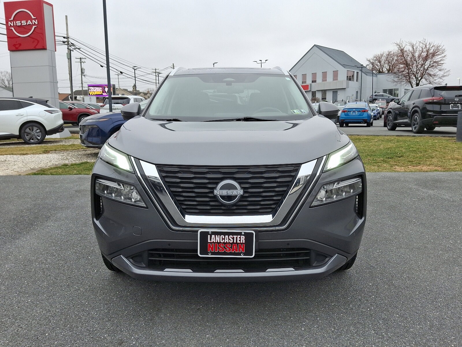 2023 Nissan Rogue SL photo 2