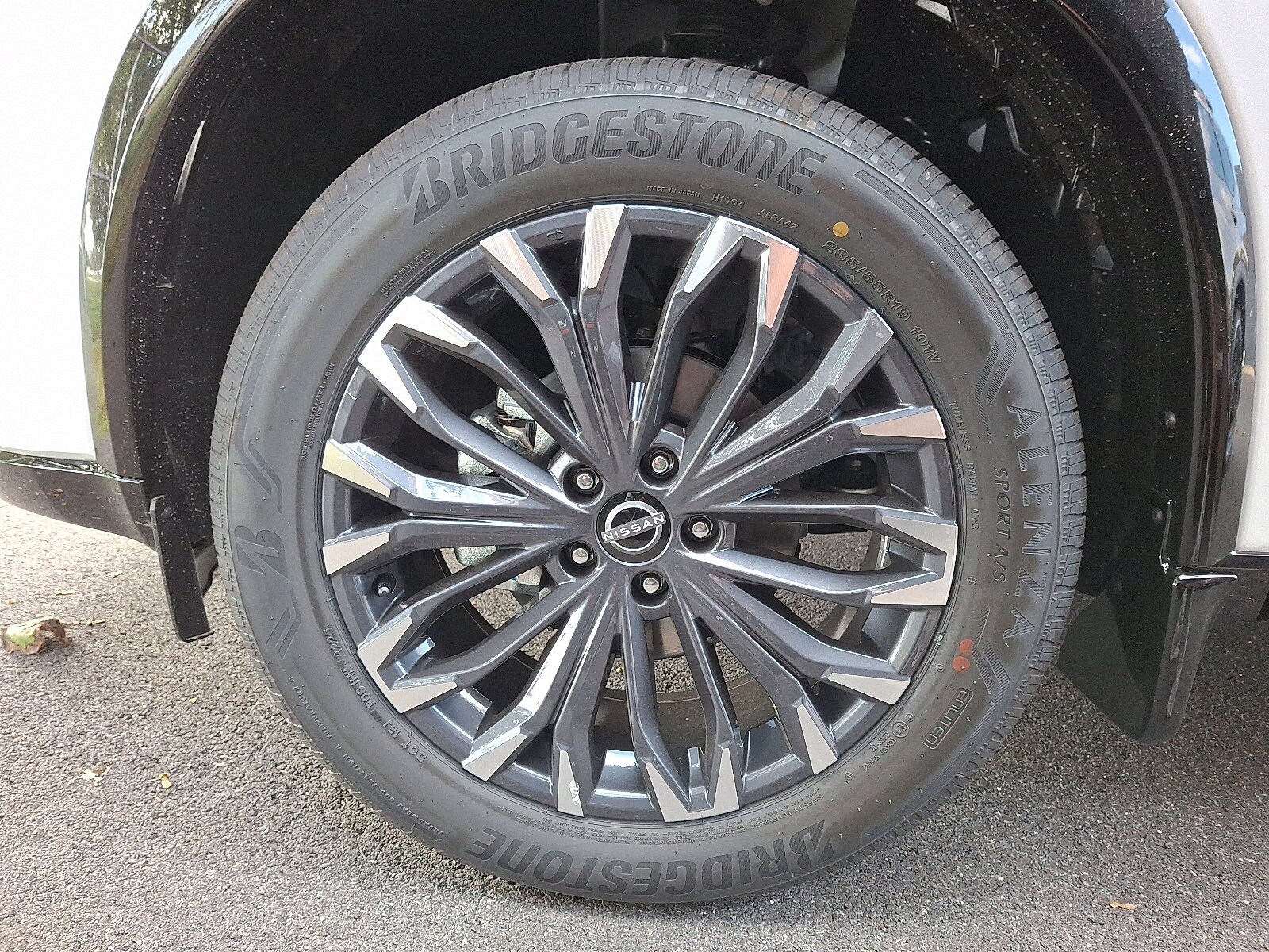 2026 Nissan Rogue Platinum photo 3