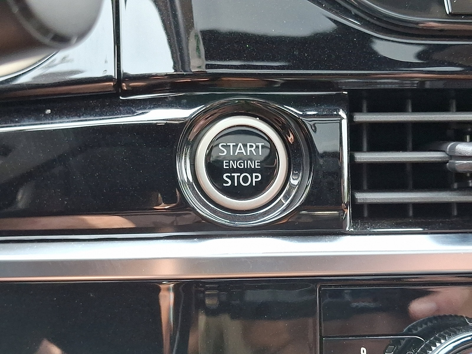 2023 Nissan Pathfinder Platinum - Photo 28