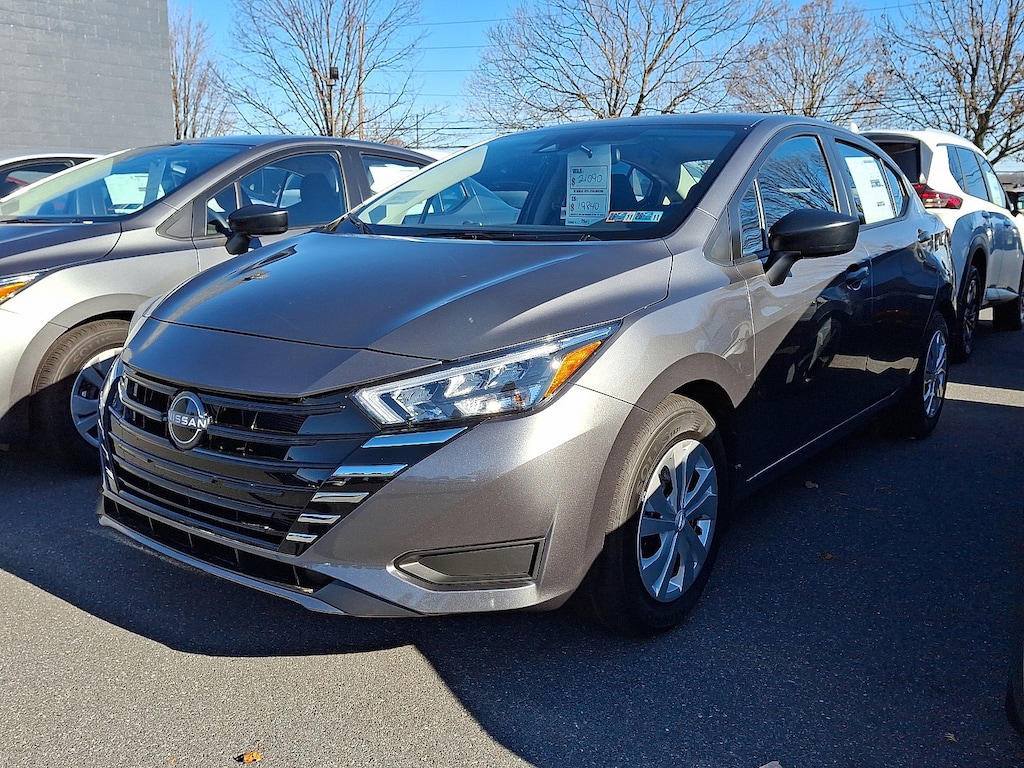 New 2025 Nissan Versa 1.6 S Sedan