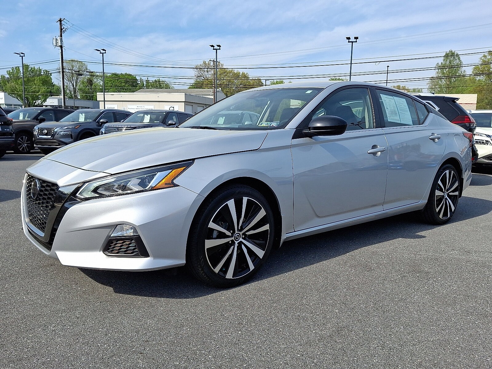 2022 Nissan Altima 2.5 SR photo 3