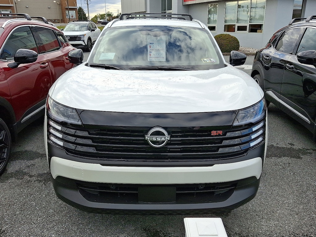 New 2026 Nissan Kicks SR SUV