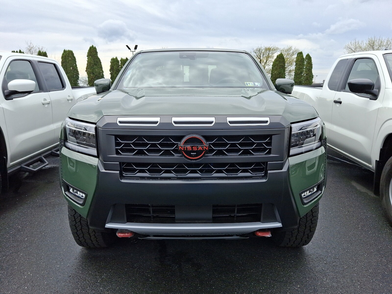 2025 Nissan Frontier PRO-4X photo 2